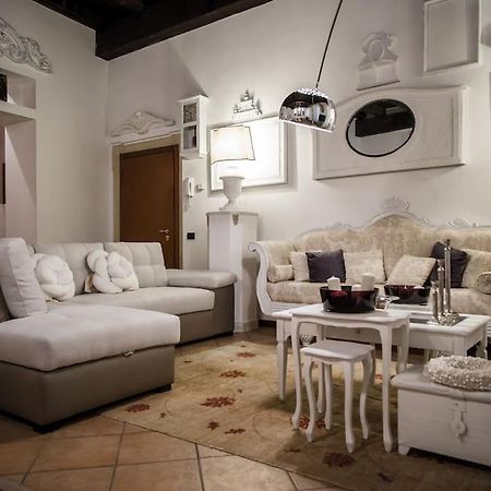 Piazza Erbe Luxury Apartment Verona Bagian luar foto