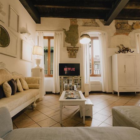 Piazza Erbe Luxury Apartment Verona Bagian luar foto