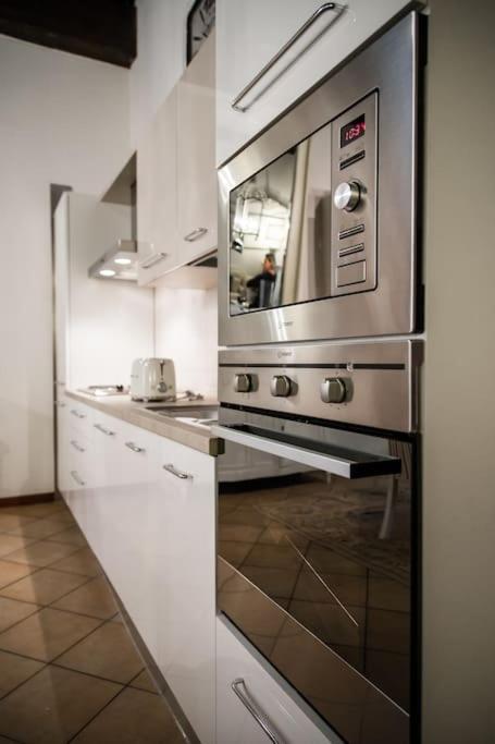 Piazza Erbe Luxury Apartment Verona Bagian luar foto