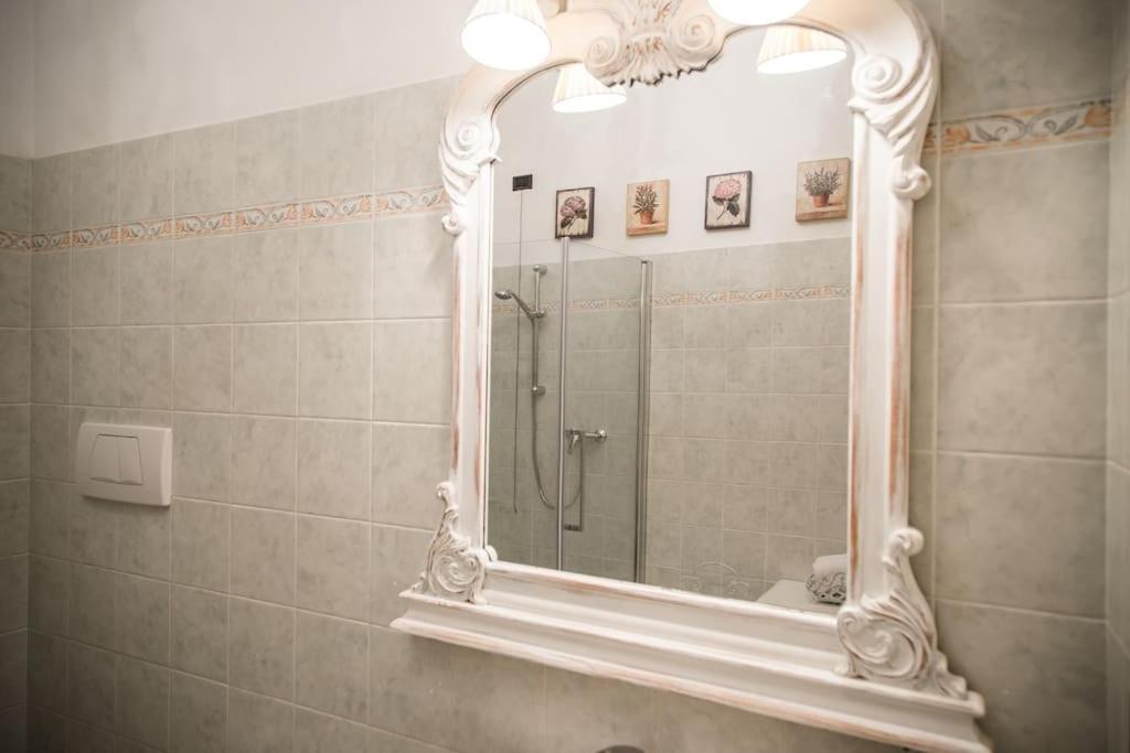Piazza Erbe Luxury Apartment Verona Bagian luar foto