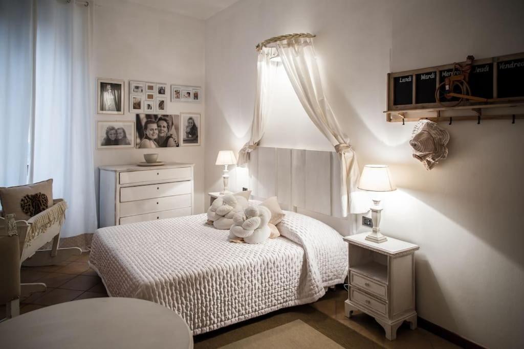 Piazza Erbe Luxury Apartment Verona Bagian luar foto
