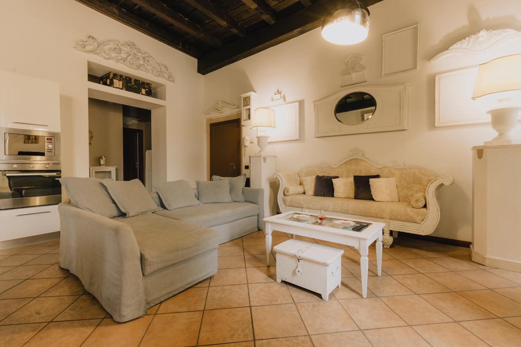 Piazza Erbe Luxury Apartment Verona Bagian luar foto